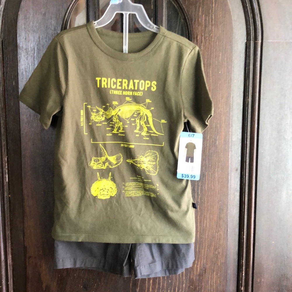 Triceratops T-shirt & Shorts Set NWT
